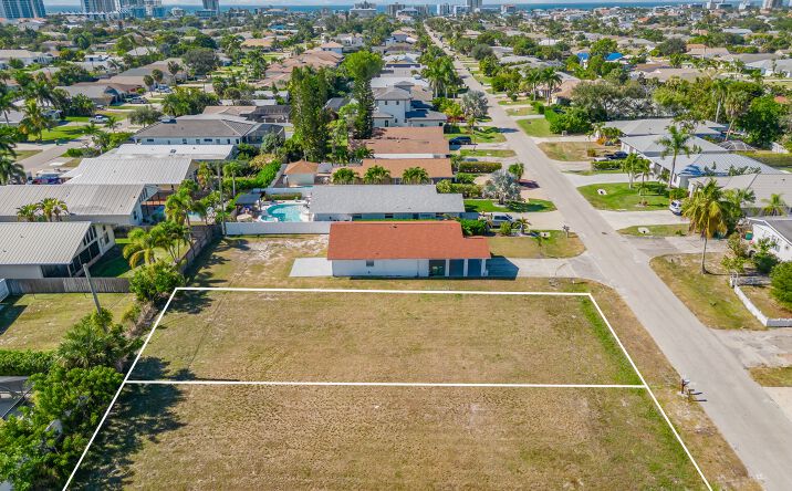 Pictures of Land property located at 686 97th Ave N, Naples, FL 34108 for sales - image #1