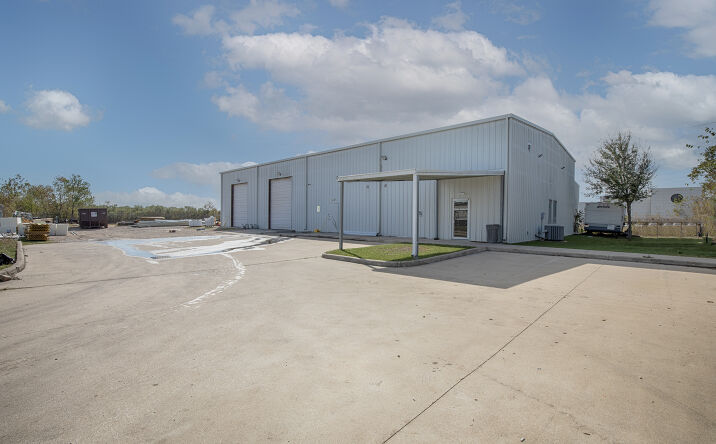 Pictures of Industrial property located at 12440 Old Galveston Rd Building 2, Webster, TX 77598 for sales - image #1