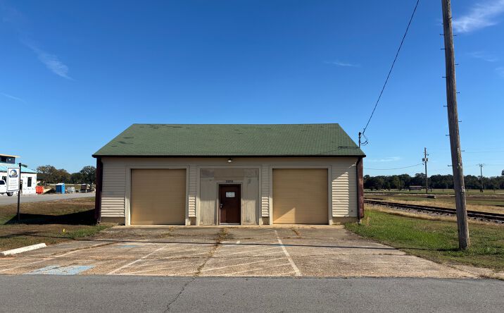 Pictures of Industrial property located at 12211 Ward Ave, Fort Smith, AR 72916 for sales - image #1