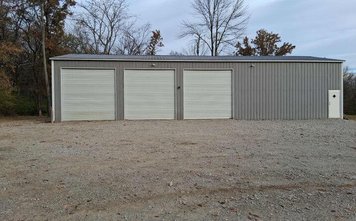 Pictures of Industrial property located at 9386 Lake Edwards Drive, Mt Olive, IL 62069 for sales - image #1