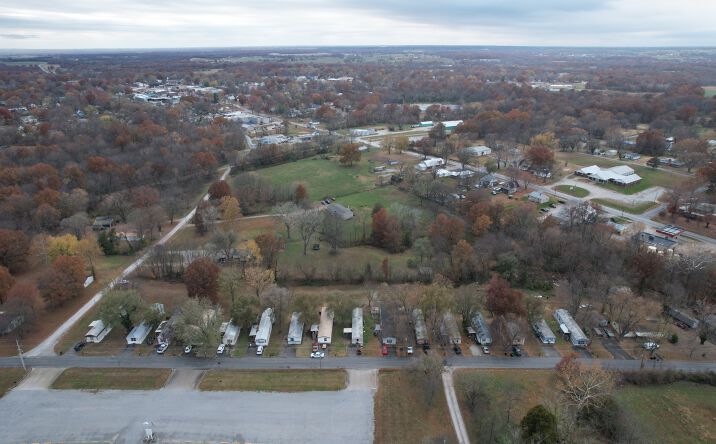 Pictures of Mobile Home Park property located at 333 North County Line Road, Windsor, MO 65360 for sales - image #1