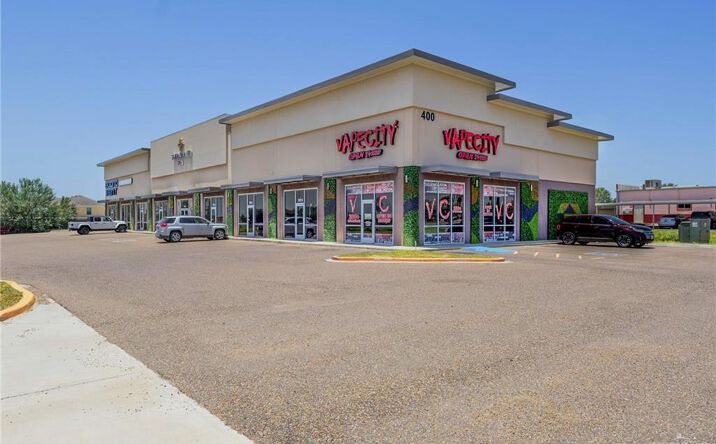 Pictures of Office, Retail property located at 400 W US Highway 83, La Joya, TX 78560 for sales - image #1