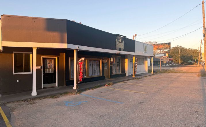Pictures of Office, Retail property located at 828 Pass Rd, Gulfport, MS 39501 for sales - image #1