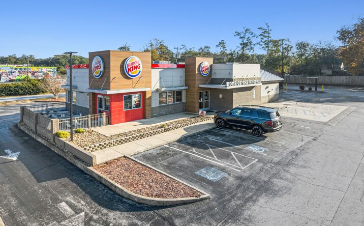 Pictures of Retail property located at 4205 Arendell St, Morehead City, NC 28557 for sales - image #1