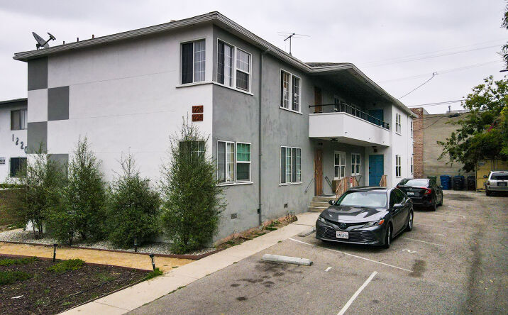 Pictures of Multifamily property located at 1226 S Manhattan Pl, Los Angeles, CA 90019 for sales - image #1