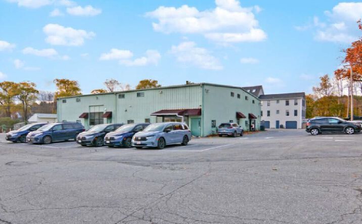 Pictures of Retail property located at 17 Darrin Rd, Dracut, MA 01826 for sales - image #1