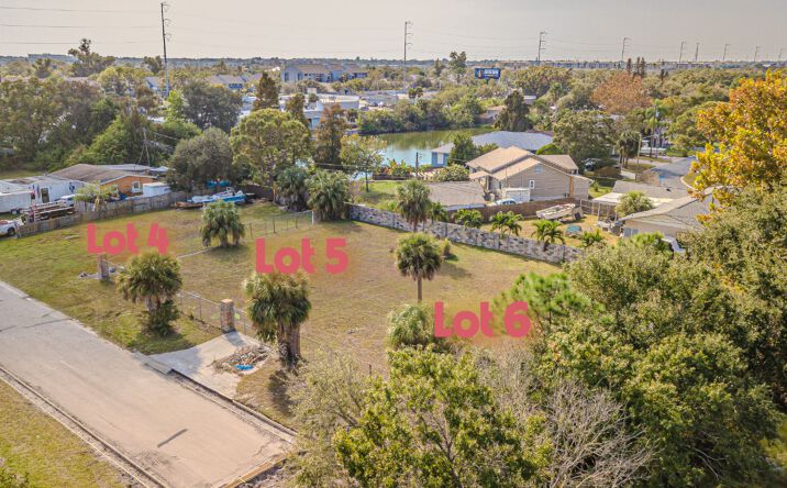 Pictures of Land property located at 7550 90th St, Seminole, FL 33777 for sales - image #1
