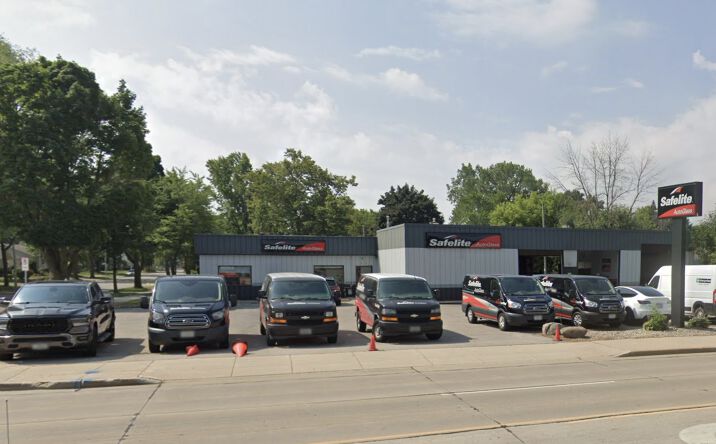 Pictures of Retail property located at 1619 W Wisconsin Ave, Appleton, WI 54914 for sales - image #1