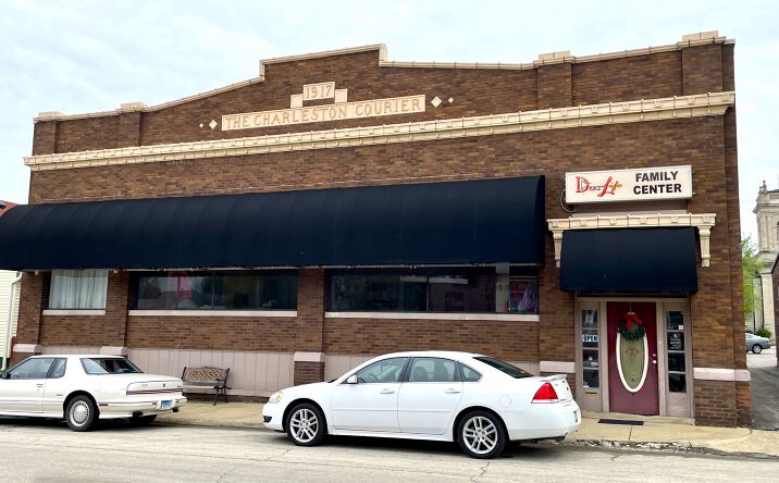 Pictures of Retail property located at 307 6th St, Charleston, IL 61920 for sales - image #1