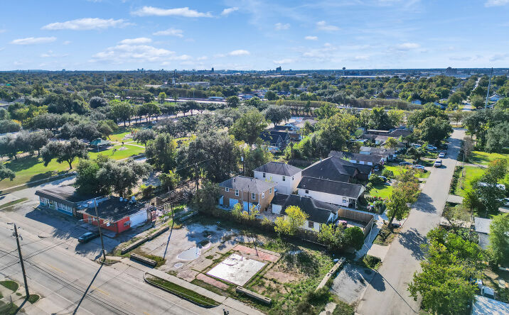 Pictures of Land property located at 6102 Lyons Ave, Houston, TX 77020 for sales - image #1