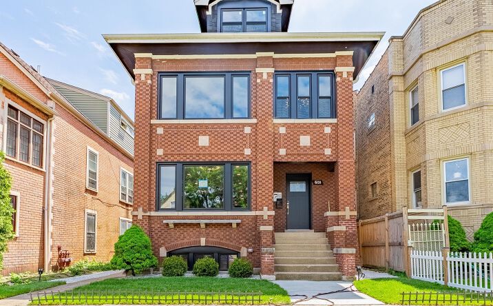 Pictures of Multifamily property located at 5131 W Roscoe Street, Chicago, IL 60641 for sales - image #1