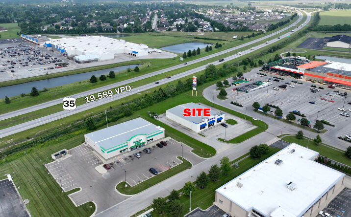 Pictures of Retail property located at 160 Crossings Drive, Washington Courthouse, OH 43160 for sales - image #1