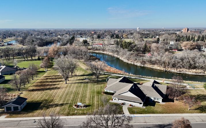 Pictures of Hospitality, Mixed Use, Multifamily, Senior Living property located at 521 Oak St, Breckenridge, MN 56520 for sales - image #1