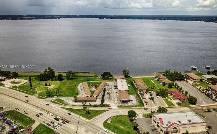 Pictures of Multifamily property located at 1025 LAKEVEIW DRIVE, Sebring, FL 33870 for sales - image #1