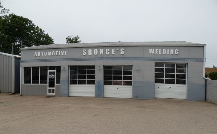 Pictures of Business for Sale, Special Purpose property located at 105 W Water St, Pinckneyville, IL 62274 for sales - image #1