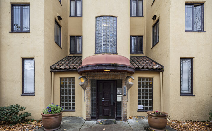 Pictures of Multifamily property located at 4515 Burke Ave N, Seattle, WA 98103 for sales - image #1