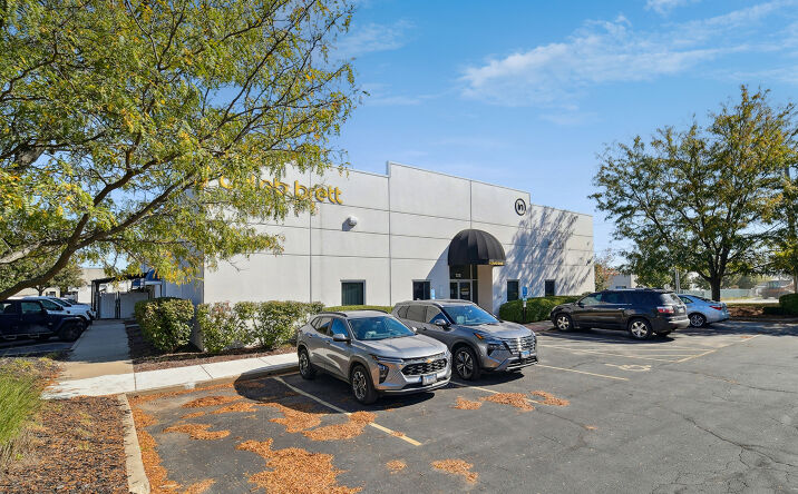 Pictures of Industrial property located at 725 Oakridge Dr, Romeoville, IL 60446 for sales - image #1