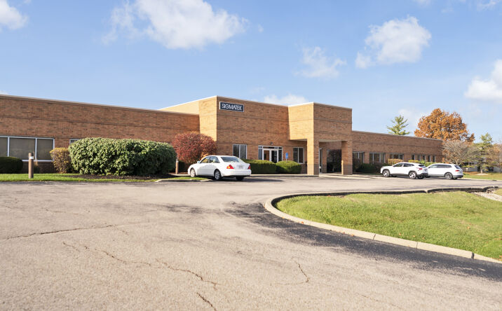 Pictures of Office property located at 1445 Kemper Meadow Dr, Cincinnati, OH 45240 for sales - image #1