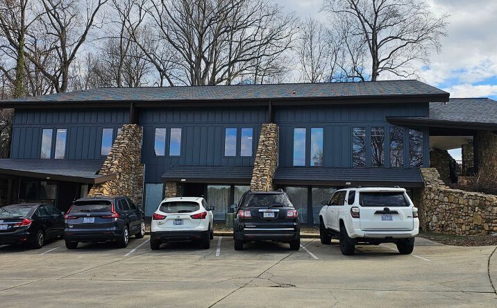 Pictures of Office property located at 701 Hartness Rd, Statesville, NC 28677 for sales - image #1