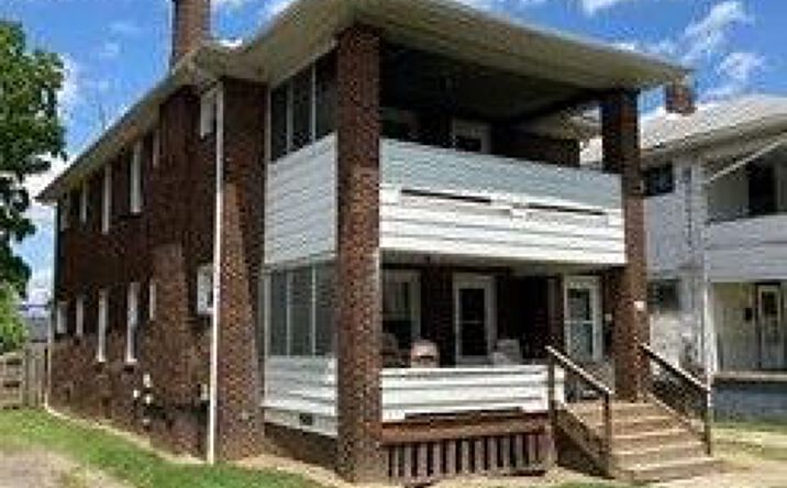 Pictures of Retail, Multifamily property located at 116 Hilton Ave, Youngstown, OH 44507 for sales - image #1