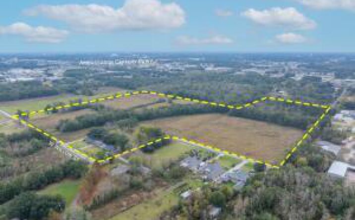 Pictures of Land property located at 2501 W Willow St, Scott, LA 70583 for sales - image #1