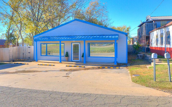 Pictures of Business for Sale property located at 305 S Chickasaw Ave, Claremore, OK 74017 for sales - image #1