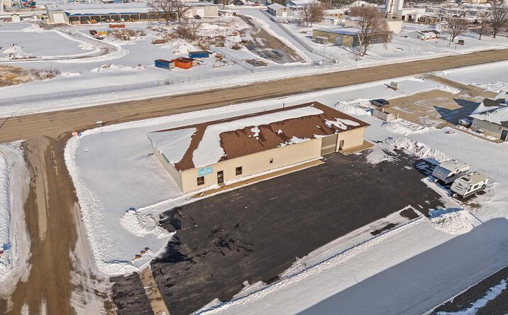 Pictures of Office, Retail, Industrial, Business for Sale property located at 402 S 15th Street, Clear Lake, IA 50428 for sales - image #1