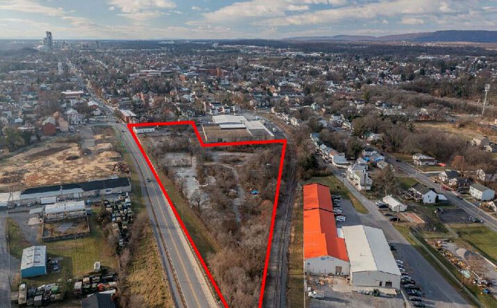 Pictures of Land property located at 310 N Raleigh St, Martinsburg, WV 25401 for sales - image #1