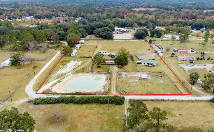 Pictures of Multifamily property located at 10287 SW 113TH Avenue, Brooker, FL 32622 for sales - image #1