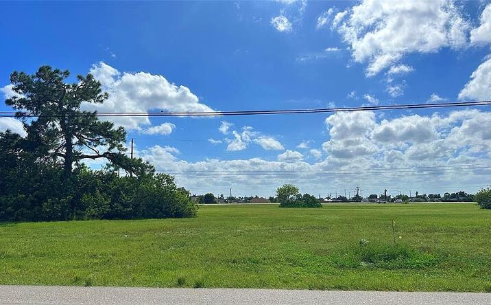 Pictures of Land property located at 566 NE 4th Ter #9, Cape Coral, FL 33909 for sales - image #1
