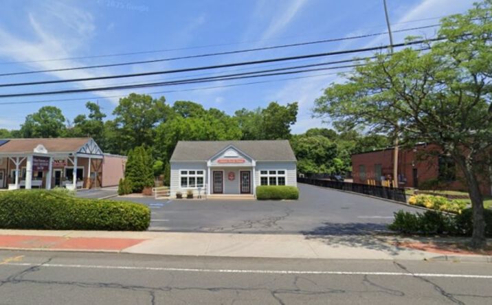 Pictures of Office property located at 1205 Montauk Hwy, Oakdale, NY 11769 for sales - image #1