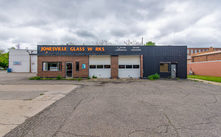 Pictures of Mixed Use, Retail property located at 264 E Chicago St, Jonesville, MI 49250 for sales - image #1