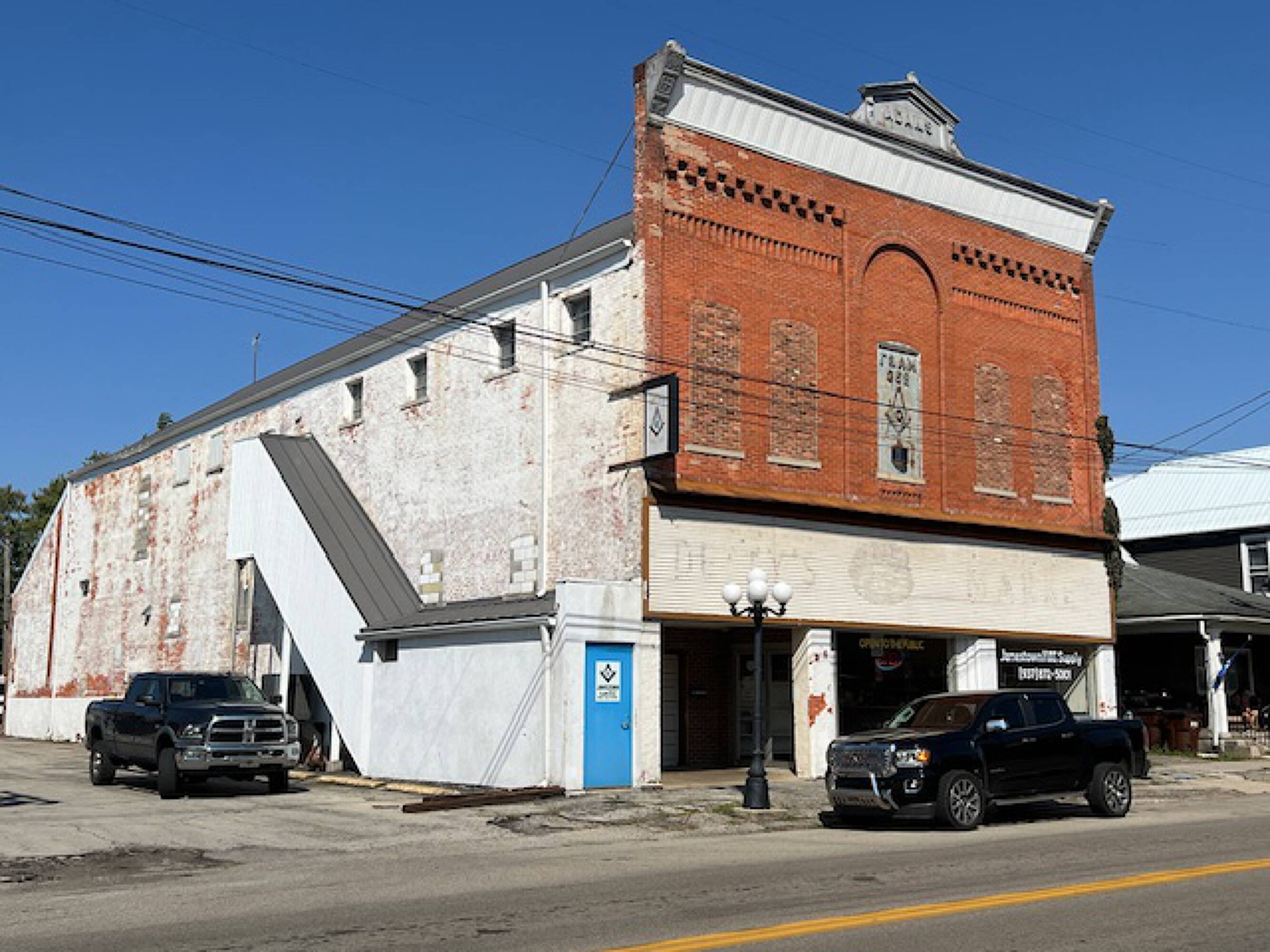 6 N Limestone St, Jamestown, OH 45335