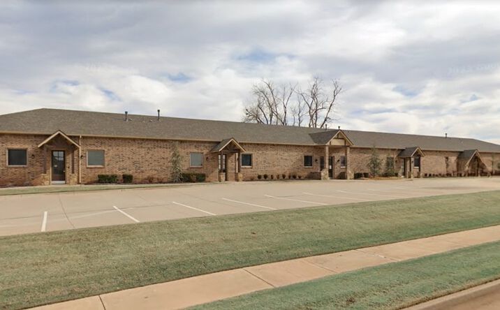 Pictures of Office property located at 1716 Signal Ridge Dr, Edmond, OK 73013 for sales - image #1