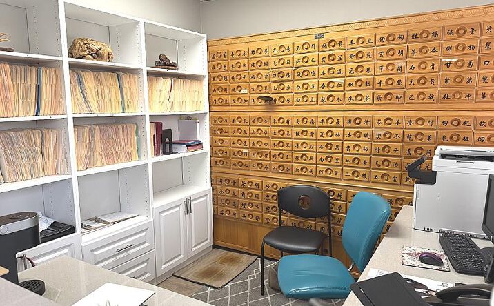 Pictures of Office property located at 2716 W Olympic Blvd, Los Angeles, CA 90006 for sales - image #1