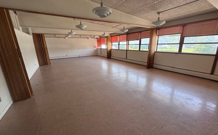 Pictures of Retail property located at 315 S Pine St, Cameron, MO 64429 for sales - image #1