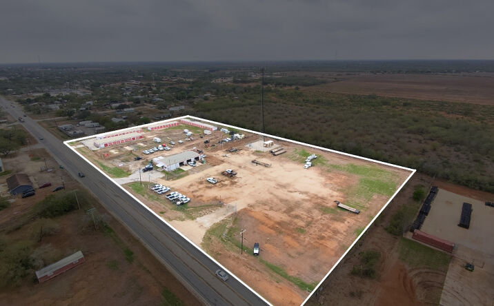 Pictures of Mixed Use, Mobile Home Park, Self Storage property located at 2408 Zanderson Ave, Jourdanton, TX 78026 for sales - image #1