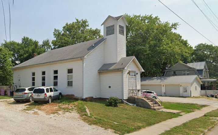 Pictures of Mixed Use, Multifamily property located at 410 E Euclid Ave, Lewistown, IL 61542 for sales - image #1