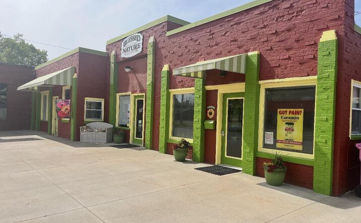 Pictures of Retail property located at 315 SE 3RD Street, Aledo, IL 61231 for sales - image #1