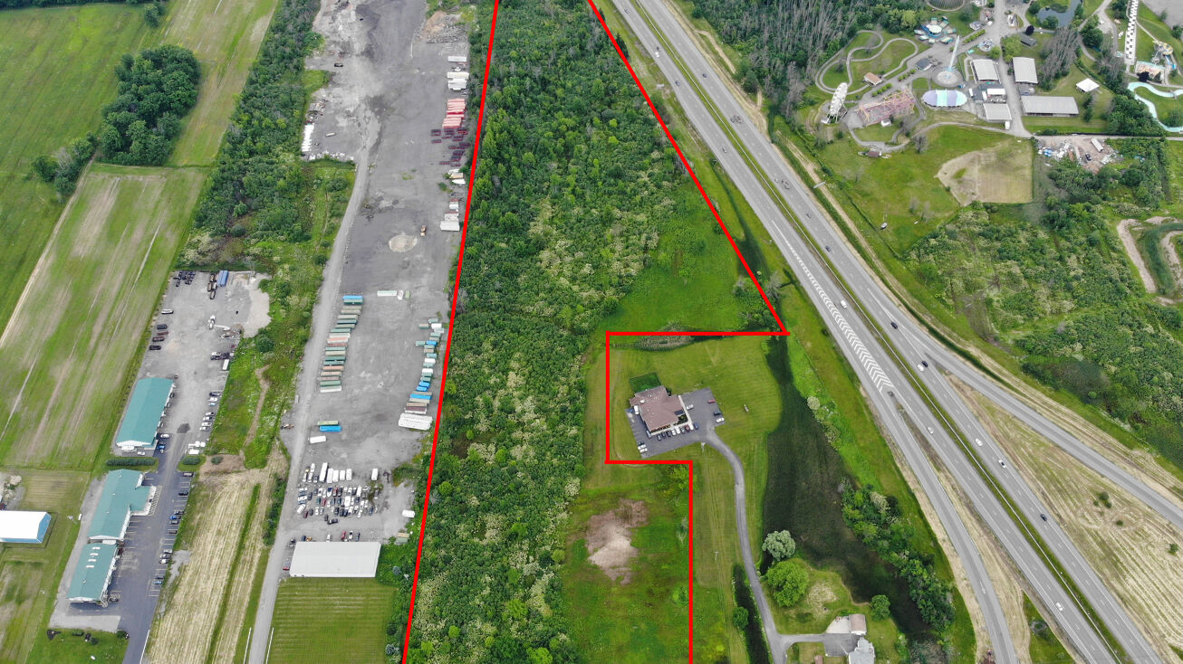 Whitehaven Rd, Grand Island, NY 14072