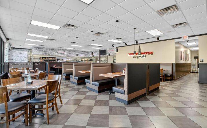 Pictures of Business for Sale, Retail property located at Fully Turnkey Restaurant For Sale In The Heart Of Pinecrest, Pinecrest, FL 33156 for sales - image #1