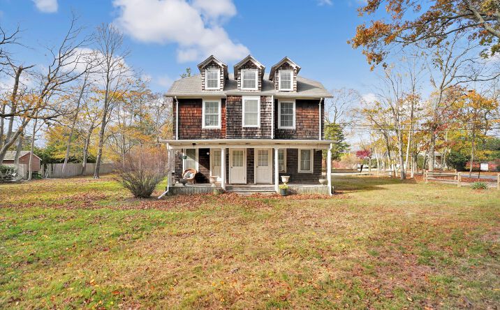 Pictures of Multifamily property located at 14 Halsey Ave, East Quogue, NY 11942 for sales - image #1