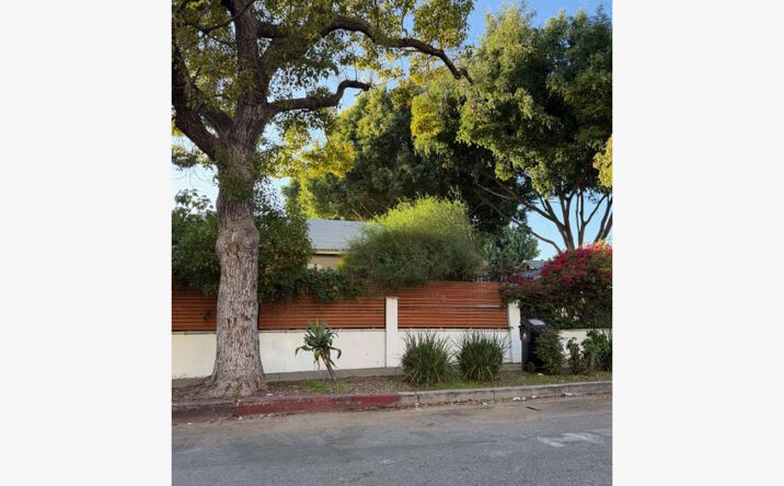 Pictures of Multifamily property located at 1537 N Serrano Ave, Los Angeles, CA 90027 for sales - image #1