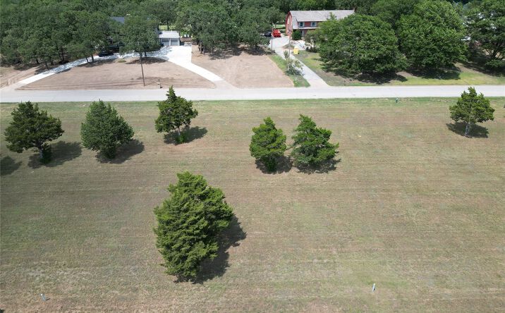 Pictures of Land, Multifamily property located at 624 Country Club Road, Ardmore, OK 73401 for sales - image #1