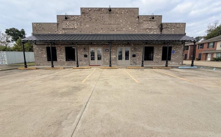 Pictures of Mixed Use property located at 3816 Common Street, Lake Charles, LA 70607 for sales - image #1