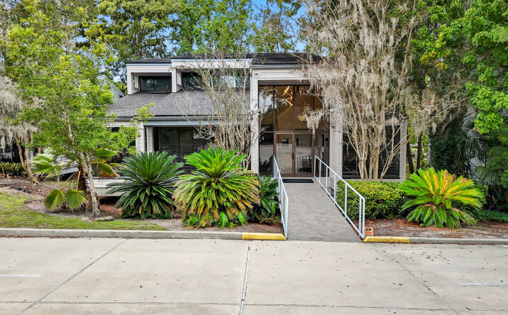 Pictures of Office property located at 8818 GOODBYS EXECUTIVE Drive, Jacksonville, FL 32217 for sales - image #1