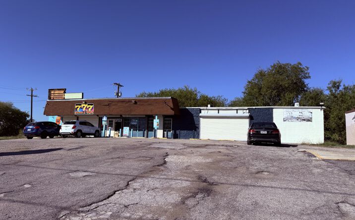 Pictures of Business for Sale, Retail property located at 1447 W Hutchins Pl, San Antonio, TX 78221 for sales - image #1