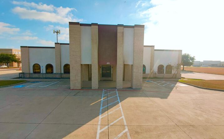 Pictures of Mixed Use, Retail, Special Purpose property located at 2807 I-20 Frontage Rd, Grand Prairie, TX 75052 for sales - image #1
