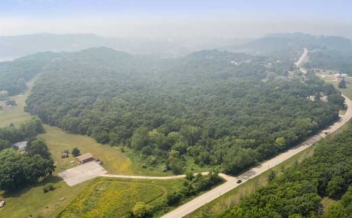 Pictures of Land property located at Olde Davenport Road, Dubuque, IA 52003 for sales - image #1