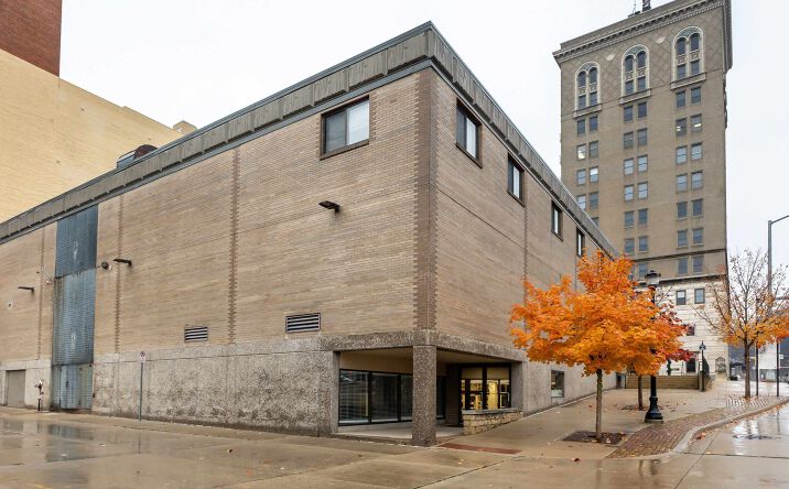 Pictures of Business for Sale property located at 890 Main Street Suite 1B, Dubuque, IA 52001 for sales - image #1